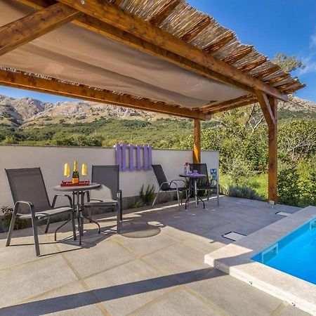 Studio Apartman U Kuci S Bazenom Baška Esterno foto