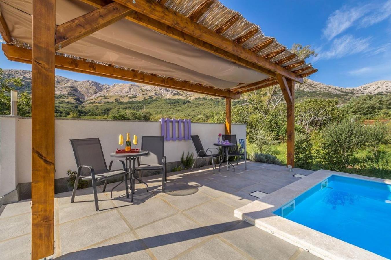 Studio Apartman U Kuci S Bazenom Baška Esterno foto